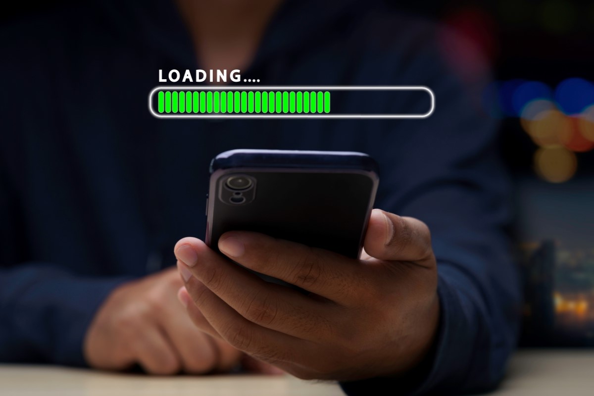 スマホの通信速度が遅い原因は？すぐできる対処法を解説